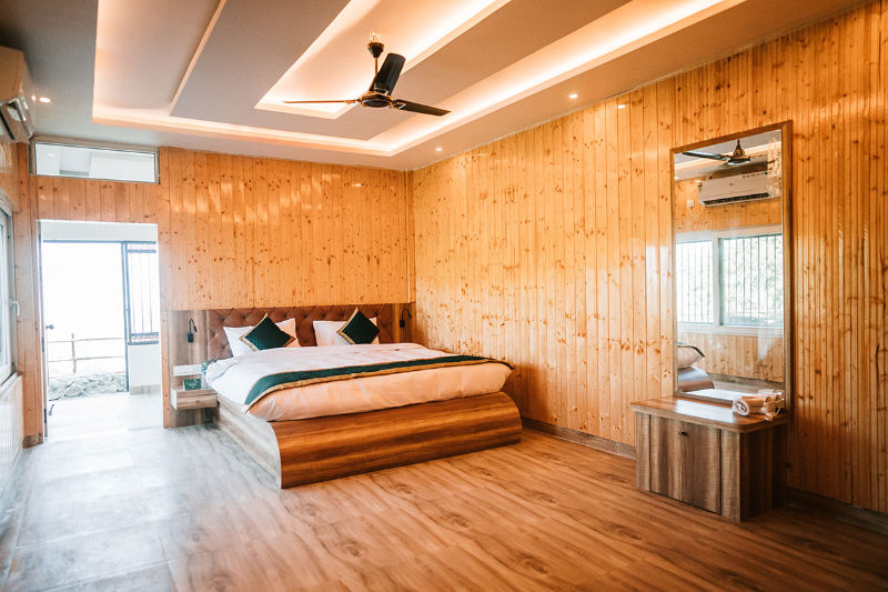 DELUXE HORNBILL COTTAGE